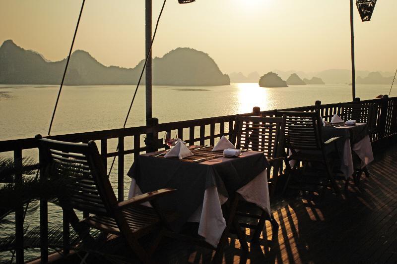 Heritage Line - Violet Cruise Hạ Long Extérieur photo
